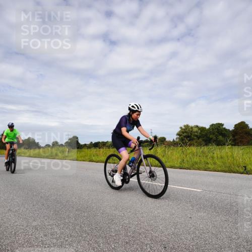 31.08.2025 - Elbe Triathlon Hamburg Michael Burmester http://msf.ph/oto/8668221 31.08.2025 11:06:54 Radfahren 1172, 1333, 1578, 1605 meine-sportfotos.de