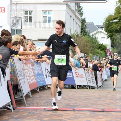 31.08.2025 - 21. Blankeneser Heldenlauf Strokosch-Dieckow http://msf.ph/oto/8668313 31.08.2025 10:56:33 Ziel 3378, 3399, 3394 meine-sportfotos.de