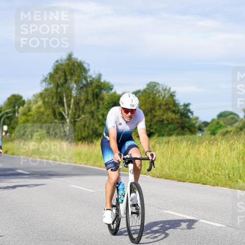 31.08.2025 - Elbe Triathlon Hamburg Michael Burmester http://msf.ph/oto/8668343 31.08.2025 09:46:43 Radfahren 284, 294, 329, 394, 526, 569, 570, 750, 759, 771, 838 meine-sportfotos.de