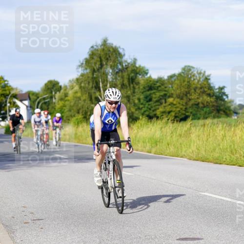 31.08.2025 - Elbe Triathlon Hamburg Michael Burmester http://msf.ph/oto/8668352 31.08.2025 09:46:45 Radfahren 294, 329, 526, 569, 570, 589, 729, 750, 759, 771, 838 meine-sportfotos.de
