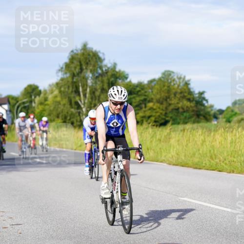 31.08.2025 - Elbe Triathlon Hamburg Michael Burmester http://msf.ph/oto/8668356 31.08.2025 09:46:45 Radfahren 294, 329, 526, 569, 570, 589, 729, 750, 759, 771, 838 meine-sportfotos.de