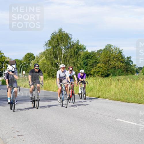 31.08.2025 - Elbe Triathlon Hamburg Michael Burmester http://msf.ph/oto/8668362 31.08.2025 09:46:47 Radfahren 294, 329, 526, 569, 570, 589, 729, 759, 771, 838 meine-sportfotos.de
