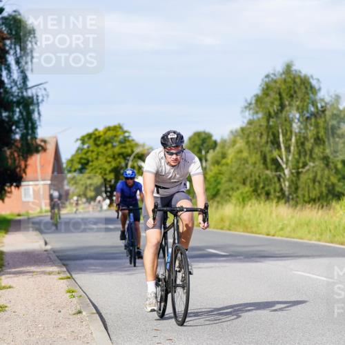 31.08.2025 - Elbe Triathlon Hamburg Michael Burmester http://msf.ph/oto/8668453 31.08.2025 09:47:18 Radfahren 400, 516, 533, 545, 723, 749, 915 meine-sportfotos.de
