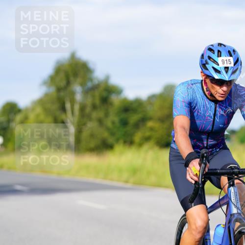 31.08.2025 - Elbe Triathlon Hamburg Michael Burmester http://msf.ph/oto/8668463 31.08.2025 09:47:20 Radfahren 400, 516, 545, 723, 915 meine-sportfotos.de