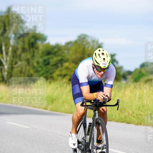 31.08.2025 - Elbe Triathlon Hamburg Michael Burmester http://msf.ph/oto/8668512 31.08.2025 09:47:40 Radfahren 657, 674, 754, 828, 850, 912 meine-sportfotos.de