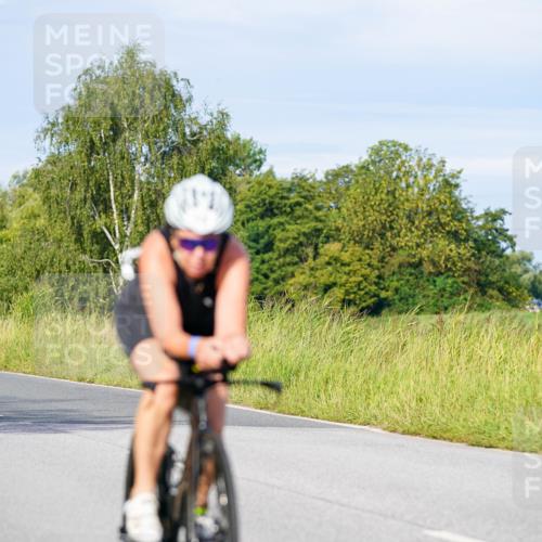 31.08.2025 - Elbe Triathlon Hamburg Michael Burmester http://msf.ph/oto/8668516 31.08.2025 09:47:41 Radfahren 657, 674, 754, 828, 850, 912 meine-sportfotos.de