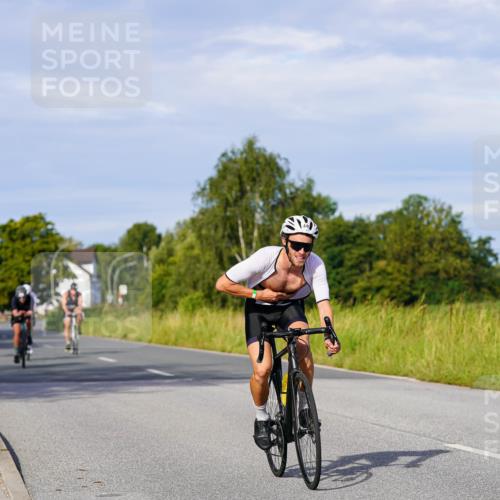 31.08.2025 - Elbe Triathlon Hamburg Michael Burmester http://msf.ph/oto/8668622 31.08.2025 09:48:16 Radfahren 425, 440, 510, 577, 618, 713, 746, 807, 880 meine-sportfotos.de