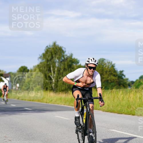 31.08.2025 - Elbe Triathlon Hamburg Michael Burmester http://msf.ph/oto/8668624 31.08.2025 09:48:16 Radfahren 425, 440, 510, 577, 618, 713, 746, 807, 880 meine-sportfotos.de