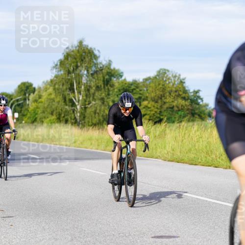 31.08.2025 - Elbe Triathlon Hamburg Michael Burmester http://msf.ph/oto/8668673 31.08.2025 09:48:28 Radfahren 291, 547, 654, 682, 844, 903 meine-sportfotos.de