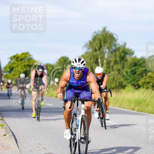 31.08.2025 - Elbe Triathlon Hamburg Michael Burmester http://msf.ph/oto/8668779 31.08.2025 09:49:05 Radfahren 319, 428, 532, 614, 726, 727 meine-sportfotos.de