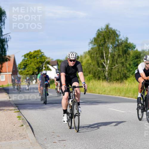 31.08.2025 - Elbe Triathlon Hamburg Michael Burmester http://msf.ph/oto/8668895 31.08.2025 09:49:33 Radfahren 365, 410, 426, 430, 537, 594, 783, 834, 892 meine-sportfotos.de
