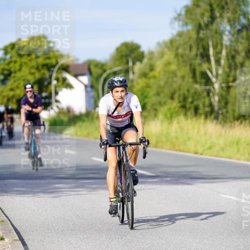 31.08.2025 - Elbe Triathlon Hamburg Michael Burmester http://msf.ph/oto/8668961 31.08.2025 09:50:05 Radfahren 638, 824, 863, 871 meine-sportfotos.de