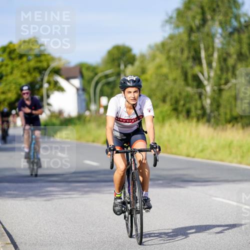 31.08.2025 - Elbe Triathlon Hamburg Michael Burmester http://msf.ph/oto/8668963 31.08.2025 09:50:05 Radfahren 638, 824, 863, 871 meine-sportfotos.de