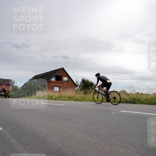 31.08.2025 - Elbe Triathlon Hamburg Michael Burmester http://msf.ph/oto/8669091 31.08.2025 14:08:14 Radfahren  meine-sportfotos.de