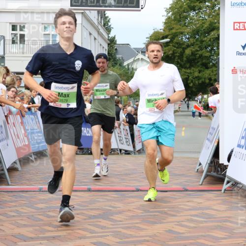 31.08.2025 - 21. Blankeneser Heldenlauf Strokosch-Dieckow http://msf.ph/oto/8669214 31.08.2025 10:55:26 Ziel 3579, 3590, 3181 meine-sportfotos.de
