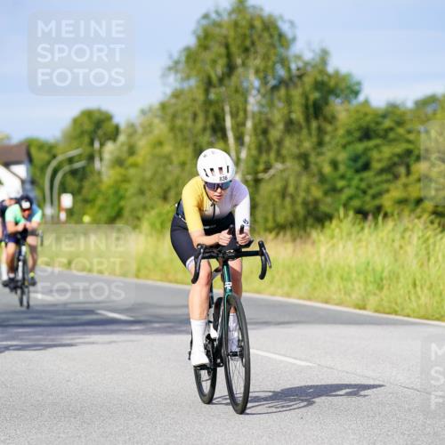 31.08.2025 - Elbe Triathlon Hamburg Michael Burmester http://msf.ph/oto/8669222 31.08.2025 09:51:35 Radfahren 372, 435, 482, 493, 512, 529, 557, 693, 752, 801, 818, 836, 890 meine-sportfotos.de