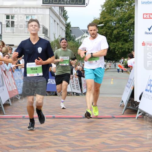 31.08.2025 - 21. Blankeneser Heldenlauf Strokosch-Dieckow http://msf.ph/oto/8669249 31.08.2025 10:55:26 Ziel 3579, 3590, 3181 meine-sportfotos.de