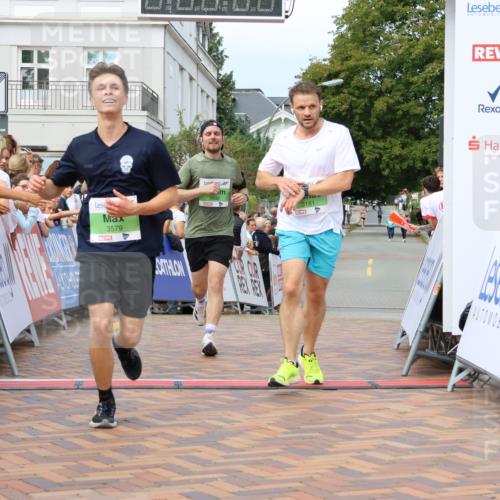 31.08.2025 - 21. Blankeneser Heldenlauf Strokosch-Dieckow http://msf.ph/oto/8669265 31.08.2025 10:55:26 Ziel 3579, 3590, 3181 meine-sportfotos.de