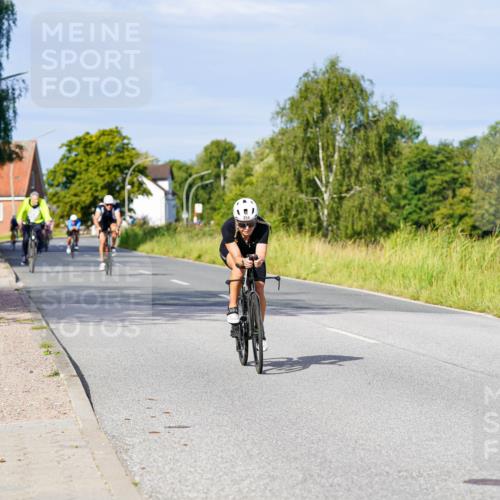 31.08.2025 - Elbe Triathlon Hamburg Michael Burmester http://msf.ph/oto/8669317 31.08.2025 09:52:13 Radfahren 297, 642, 703, 747, 854, 895 meine-sportfotos.de