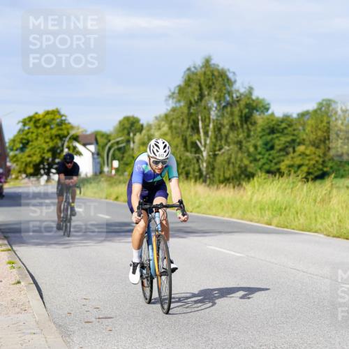 31.08.2025 - Elbe Triathlon Hamburg Michael Burmester http://msf.ph/oto/8669354 31.08.2025 09:52:22 Radfahren 297, 386, 517, 703, 895 meine-sportfotos.de