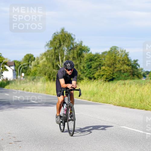 31.08.2025 - Elbe Triathlon Hamburg Michael Burmester http://msf.ph/oto/8669363 31.08.2025 09:52:23 Radfahren 297, 386, 517, 703, 895 meine-sportfotos.de