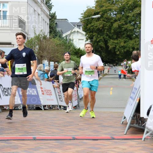 31.08.2025 - 21. Blankeneser Heldenlauf Strokosch-Dieckow http://msf.ph/oto/8669373 31.08.2025 10:55:24 Ziel 3579, 3590, 3181 meine-sportfotos.de