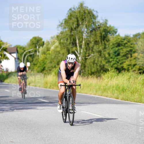 31.08.2025 - Elbe Triathlon Hamburg Michael Burmester http://msf.ph/oto/8669444 31.08.2025 09:53:00 Radfahren 454, 514, 677, 687, 736, 753, 870, 894 meine-sportfotos.de