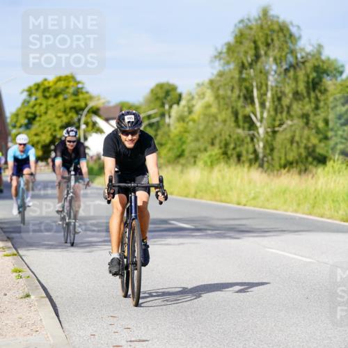31.08.2025 - Elbe Triathlon Hamburg Michael Burmester http://msf.ph/oto/8669520 31.08.2025 09:53:18 Radfahren 304, 405, 472, 659, 900 meine-sportfotos.de