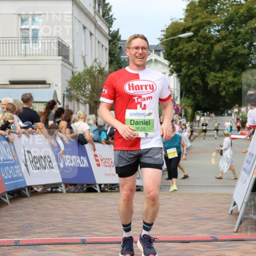 31.08.2025 - 21. Blankeneser Heldenlauf Strokosch-Dieckow http://msf.ph/oto/8669541 31.08.2025 10:55:06 Ziel 3342, 3525 meine-sportfotos.de