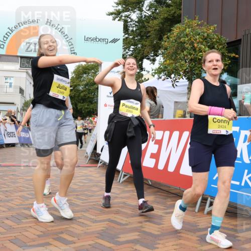 31.08.2025 - 21. Blankeneser Heldenlauf Strokosch-Dieckow http://msf.ph/oto/8669559 31.08.2025 10:34:42 Ziel 2110, 2244, 2021, 2424, 2668, 2669, 2667, 2298, 2438, 2439, 2349, 2441, 2442, 2350, 2090, 2083 meine-sportfotos.de