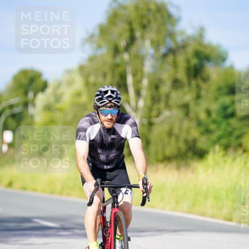 31.08.2025 - Elbe Triathlon Hamburg Michael Burmester http://msf.ph/oto/8669638 31.08.2025 09:53:56 Radfahren 699 meine-sportfotos.de