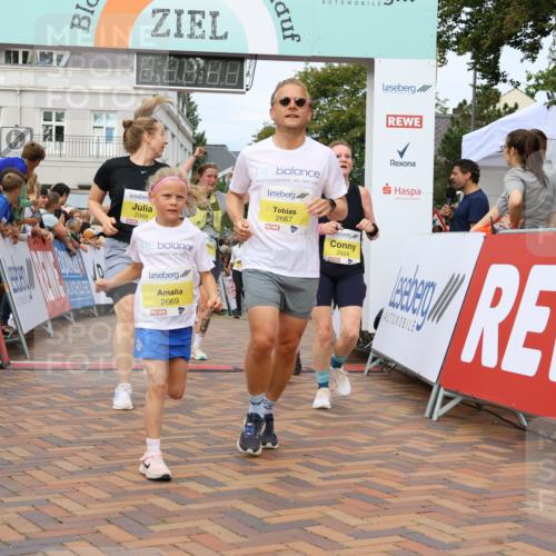 31.08.2025 - 21. Blankeneser Heldenlauf Strokosch-Dieckow http://msf.ph/oto/8669657 31.08.2025 10:34:41 Ziel 2110, 2244, 2021, 2424, 2668, 2669, 2667, 2298, 2439, 2349, 2350, 2090, 2083 meine-sportfotos.de