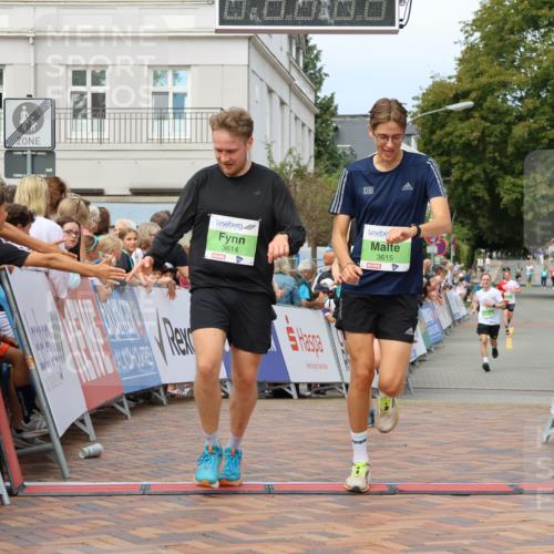 31.08.2025 - 21. Blankeneser Heldenlauf Strokosch-Dieckow http://msf.ph/oto/8669828 31.08.2025 10:54:54 Ziel 3614, 3615, 3283, 3462, 3395 meine-sportfotos.de