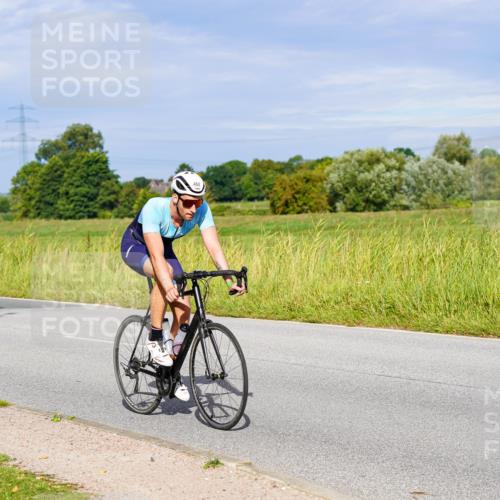31.08.2025 - Elbe Triathlon Hamburg Michael Burmester http://msf.ph/oto/8669851 31.08.2025 09:55:39 Radfahren 371, 462, 473, 576, 627, 797 meine-sportfotos.de