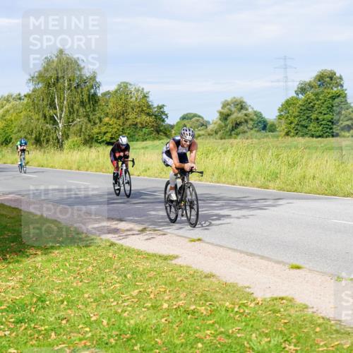31.08.2025 - Elbe Triathlon Hamburg Michael Burmester http://msf.ph/oto/8669884 31.08.2025 09:56:00 Radfahren 255, 289, 445, 523, 536, 601, 678, 692, 829 meine-sportfotos.de