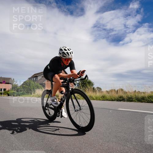 31.08.2025 - Elbe Triathlon Hamburg Michael Burmester http://msf.ph/oto/8669932 31.08.2025 14:53:40 Radfahren  meine-sportfotos.de