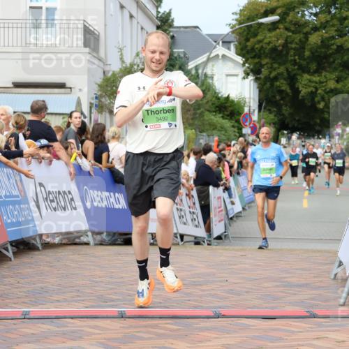 31.08.2025 - 21. Blankeneser Heldenlauf Strokosch-Dieckow http://msf.ph/oto/8669957 31.08.2025 10:54:43 Ziel 3492, 3462 meine-sportfotos.de