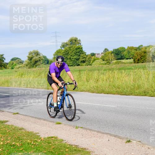 31.08.2025 - Elbe Triathlon Hamburg Michael Burmester http://msf.ph/oto/8670021 31.08.2025 09:57:22 Radfahren 490, 648, 665, 722, 851, 887 meine-sportfotos.de