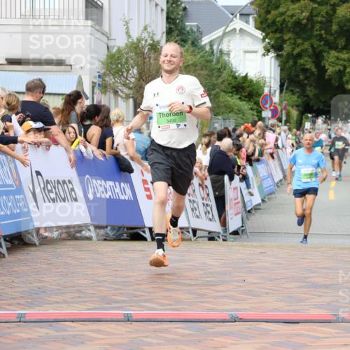 31.08.2025 - 21. Blankeneser Heldenlauf Strokosch-Dieckow http://msf.ph/oto/8670023 31.08.2025 10:54:42 Ziel 3492, 3462 meine-sportfotos.de