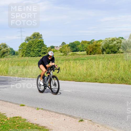 31.08.2025 - Elbe Triathlon Hamburg Michael Burmester http://msf.ph/oto/8670029 31.08.2025 09:57:24 Radfahren 490, 648, 665, 722, 813, 851, 887 meine-sportfotos.de