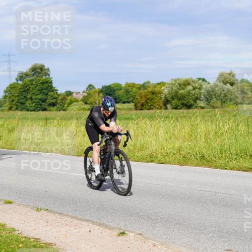 31.08.2025 - Elbe Triathlon Hamburg Michael Burmester http://msf.ph/oto/8670099 31.08.2025 09:57:58 Radfahren 414, 486, 646, 916 meine-sportfotos.de
