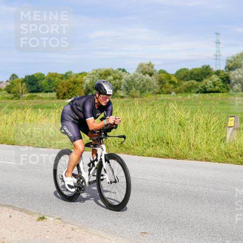 31.08.2025 - Elbe Triathlon Hamburg Michael Burmester http://msf.ph/oto/8670102 31.08.2025 09:57:59 Radfahren 414, 486, 646, 916 meine-sportfotos.de