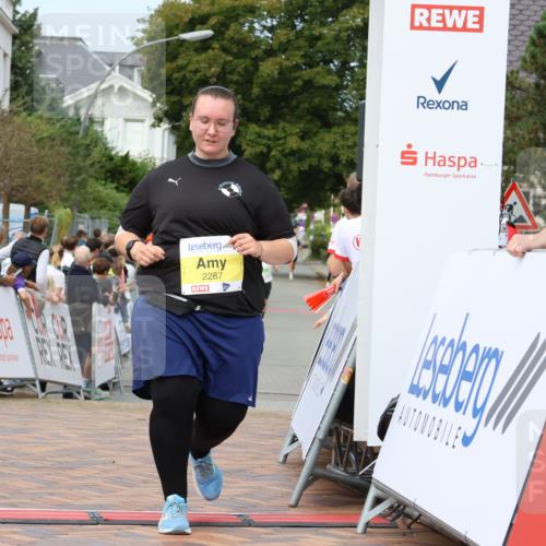 31.08.2025 - 21. Blankeneser Heldenlauf Strokosch-Dieckow http://msf.ph/oto/8670116 31.08.2025 10:54:33 Ziel 2287, 3488, 3332 meine-sportfotos.de