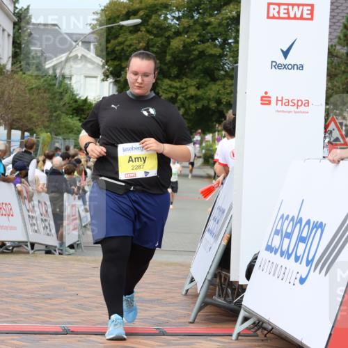 31.08.2025 - 21. Blankeneser Heldenlauf Strokosch-Dieckow http://msf.ph/oto/8670127 31.08.2025 10:54:33 Ziel 2287, 3488, 3332 meine-sportfotos.de