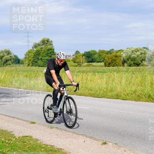 31.08.2025 - Elbe Triathlon Hamburg Michael Burmester http://msf.ph/oto/8670192 31.08.2025 09:58:45 Radfahren 388, 406, 720, 770, 841, 888 meine-sportfotos.de
