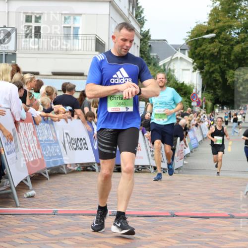 31.08.2025 - 21. Blankeneser Heldenlauf Strokosch-Dieckow http://msf.ph/oto/8670321 31.08.2025 10:54:23 Ziel 3488, 3538, 3041, 3632 meine-sportfotos.de