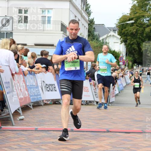 31.08.2025 - 21. Blankeneser Heldenlauf Strokosch-Dieckow http://msf.ph/oto/8670361 31.08.2025 10:54:23 Ziel 3488, 3538, 3041, 3632 meine-sportfotos.de