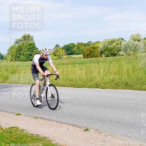 31.08.2025 - Elbe Triathlon Hamburg Michael Burmester http://msf.ph/oto/8670460 31.08.2025 09:59:42 Radfahren 489, 607, 617, 622, 681 meine-sportfotos.de