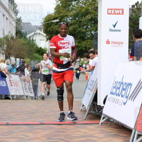 31.08.2025 - 21. Blankeneser Heldenlauf Strokosch-Dieckow http://msf.ph/oto/8670553 31.08.2025 10:54:12 Ziel 3506, 3538 meine-sportfotos.de