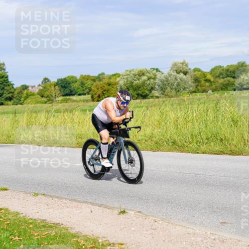 31.08.2025 - Elbe Triathlon Hamburg Michael Burmester http://msf.ph/oto/8670652 31.08.2025 10:00:33 Radfahren 526, 717, 740, 759 meine-sportfotos.de
